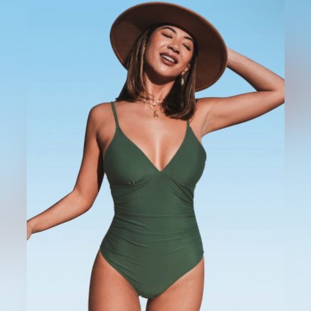 ☀️NWT Cupshe Flattering front ruching one piece swimsuit XL